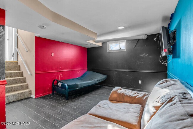 Building Photo - 260 Howard Ave