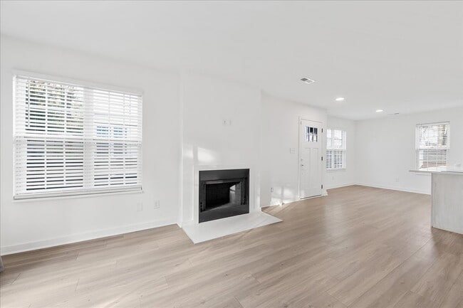 Building Photo - 1513 Briar Creek Rd