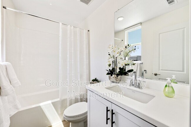 Building Photo - 9608 Nova Pl