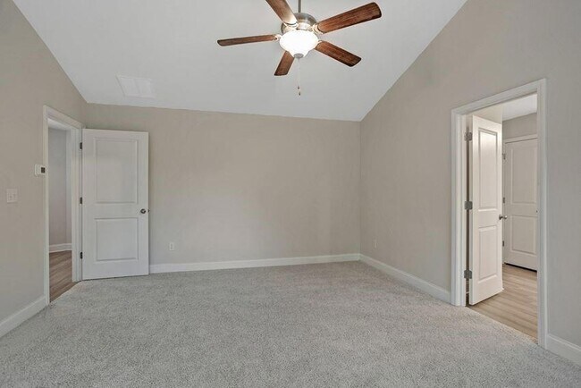 Building Photo - 156 Chase Landing Dr