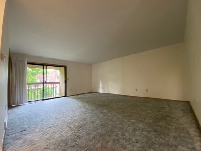 Building Photo - 2307 W Cleveland Ave