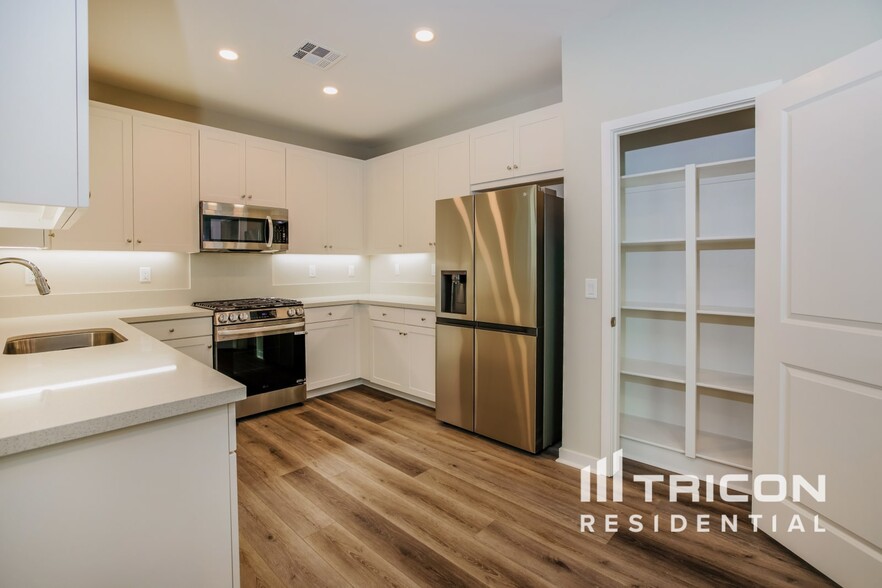 Building Photo - 31705 Luther Dr