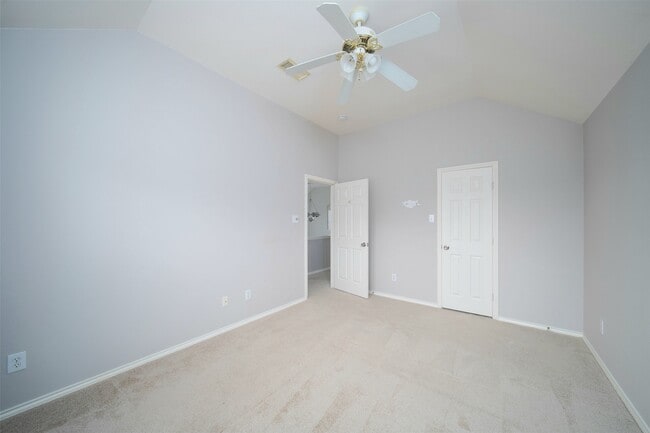 Building Photo - 3627 Midland Dr