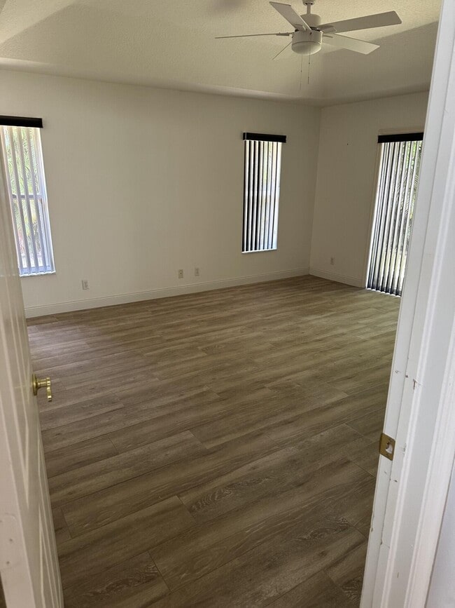 Building Photo - 12523 169th Ct N