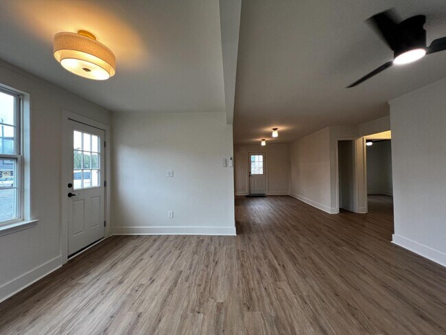 Building Photo - 3404 White Horse Rd