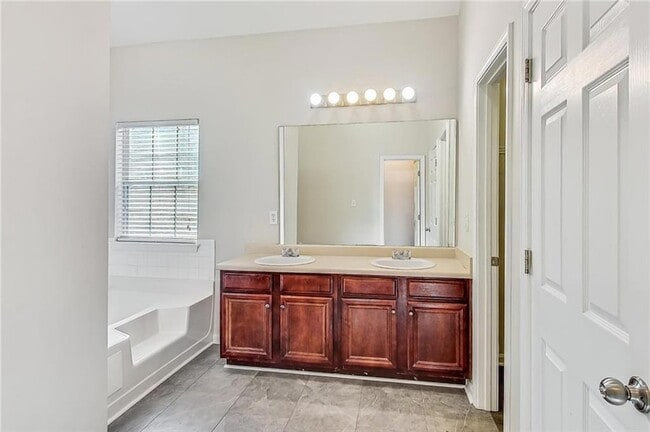 Building Photo - 4262 Defoors Farm Trail
