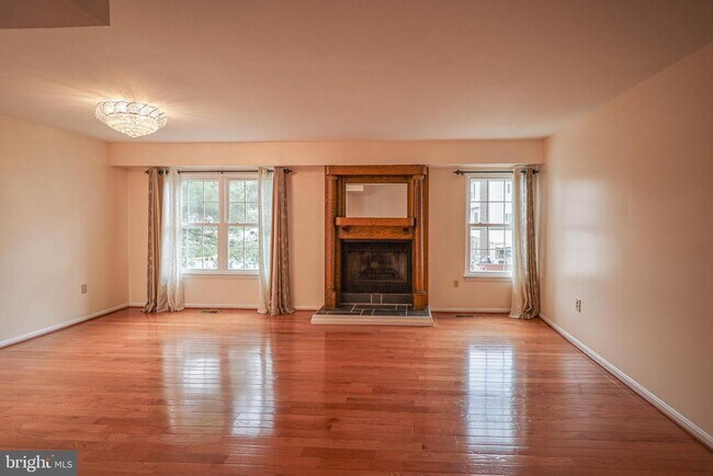 Building Photo - 3737 Capulet Terrace