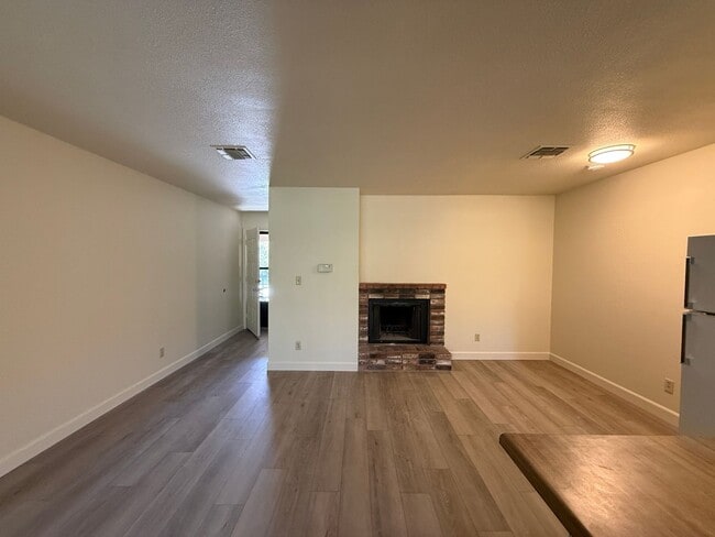 Building Photo - 1 Bedroom Condo for Rent South Reno (Donner Creek Village)