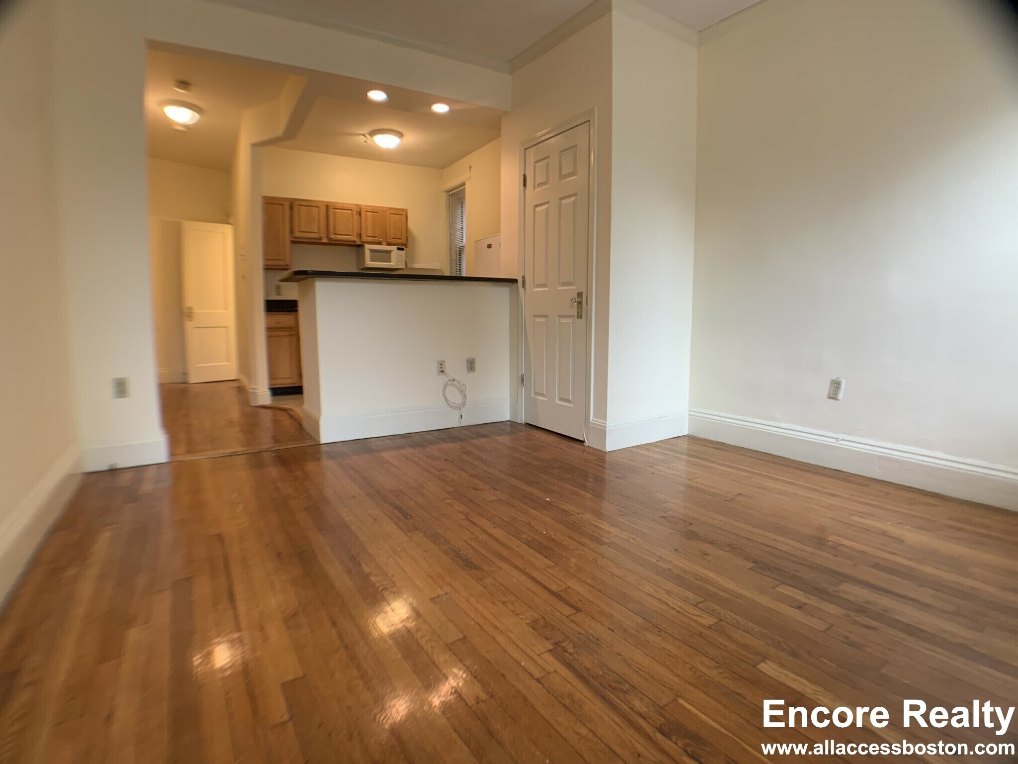 Building Photo - 195 Park Dr