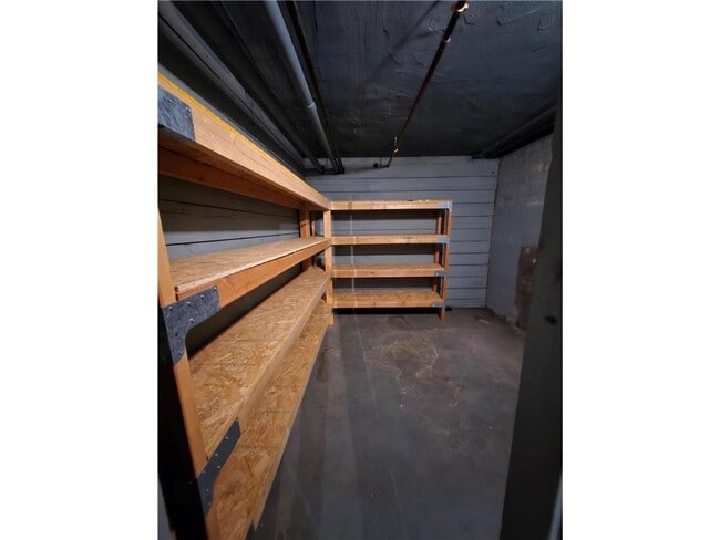 Building Photo - 1501 Summit Ave