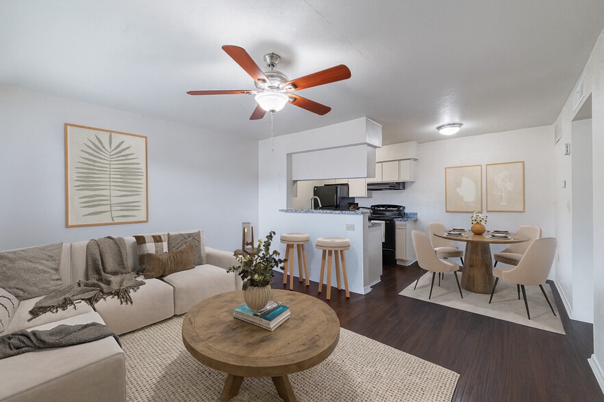 Building Photo - Madison Pointe