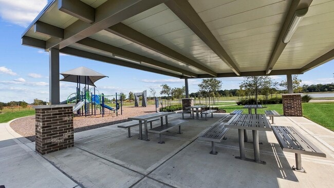 Building Photo - 1015 River Coral Ln