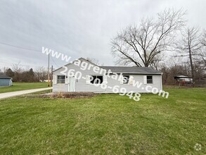 Building Photo - 3 Bedroom House