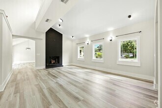 Building Photo - 5432 Grove Ave