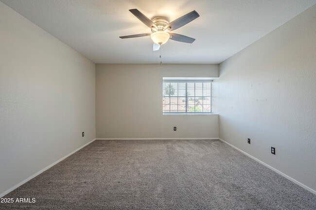 Building Photo - 2340 W Myrtle Dr