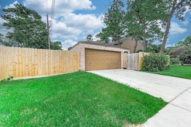 Building Photo - 17203 Kettle Creek Dr