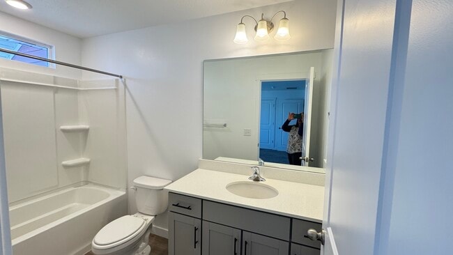 Building Photo - 404 Grassland Dr