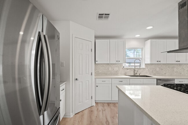 Building Photo - 4106 Gardendale Dr