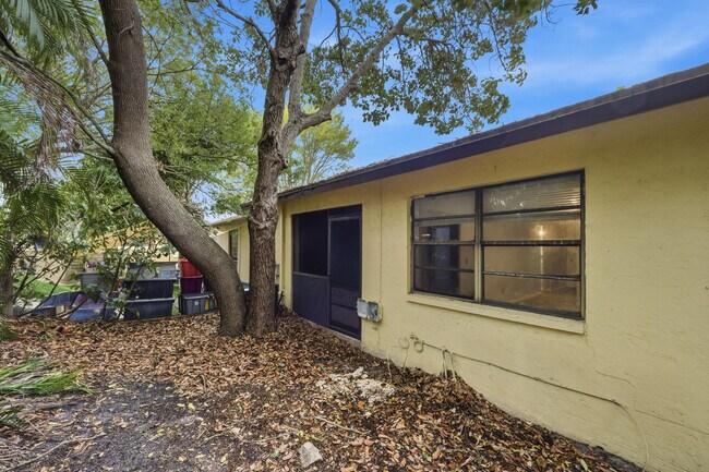 Building Photo - 506 Glenwood Dr