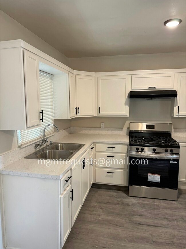 Building Photo - 4228 Tenth St, Unit 4228