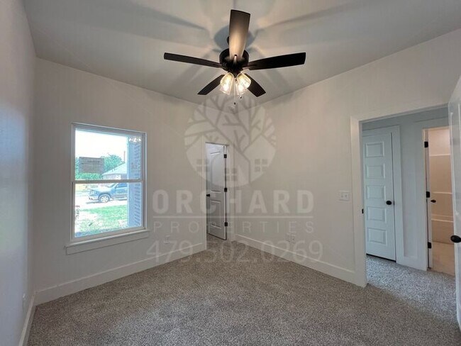 Building Photo - Tontitown - Single-Family Home- Gorgeous Hawthorne Plan- 9 Month Lease