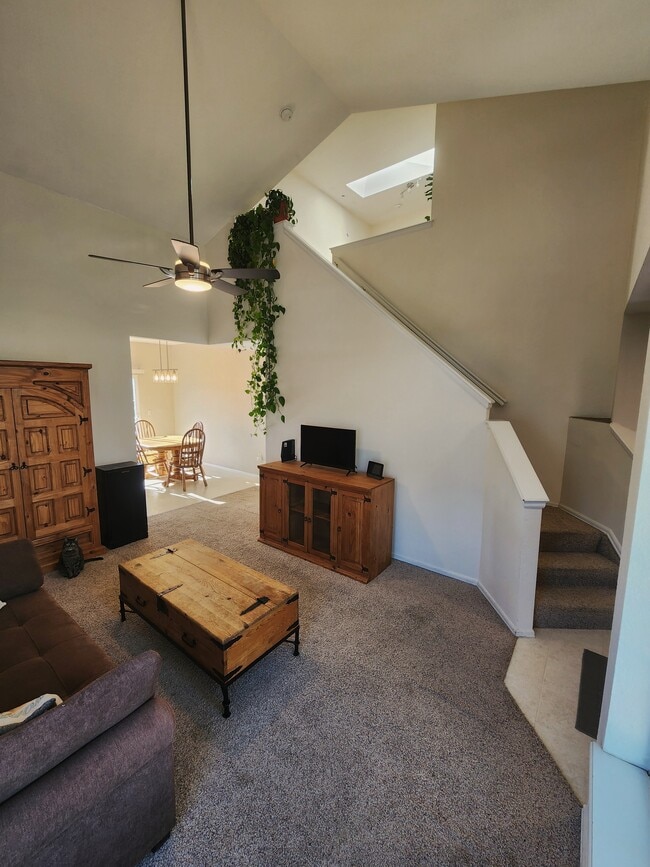 Building Photo - 7137 Arrowroot Ave