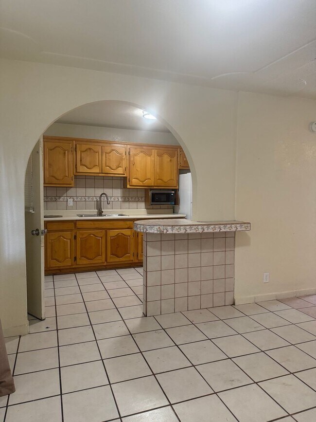 Building Photo - 426 Southwind Dr