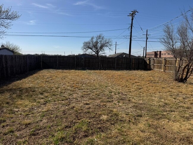 Building Photo - 321 N Sherman Ave