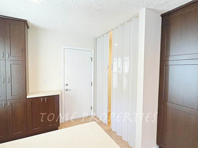 Building Photo - 14611 Cypress Valley Dr