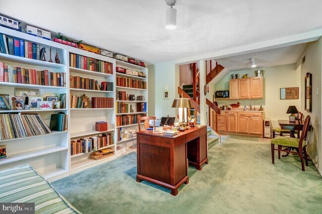 Building Photo - 71 Amity Dr