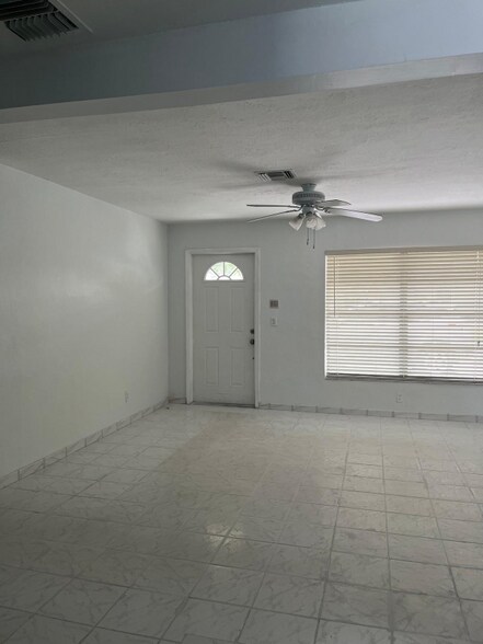 Building Photo - 4884 SW 45th Ave