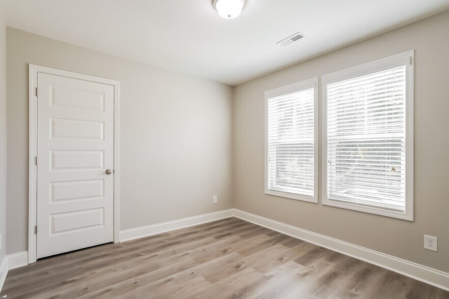 Building Photo - 100 Alcock Ln