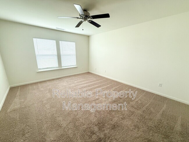 Building Photo - 944 Avondale Dr