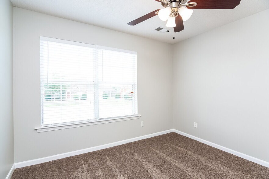 Building Photo - 2798 Shady Well Cove