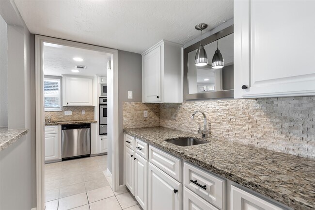 Building Photo - 24610 Green Moss Dr