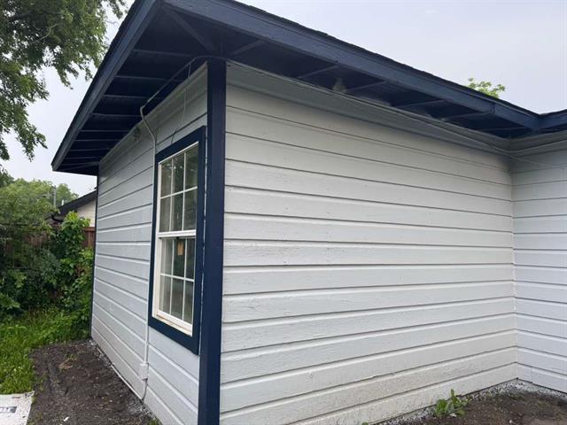 Building Photo - 821 Travis St