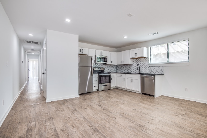 Building Photo - 410 Lansing St