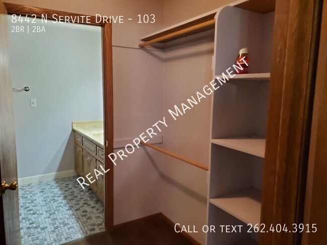 Building Photo - 8442 N Servite Dr