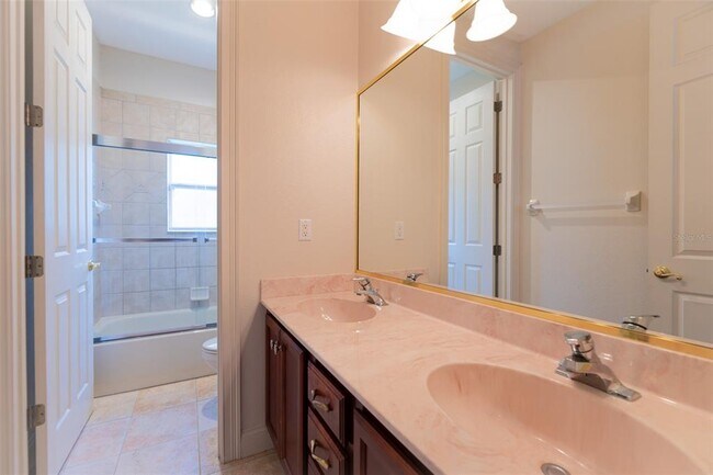 Building Photo - 10430 Birch Tree Ln