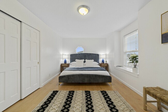 Building Photo - 4132 Matia Dr