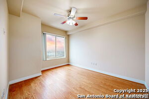 Building Photo - 215 Center St