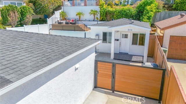 Building Photo - 204 Vía Colusa