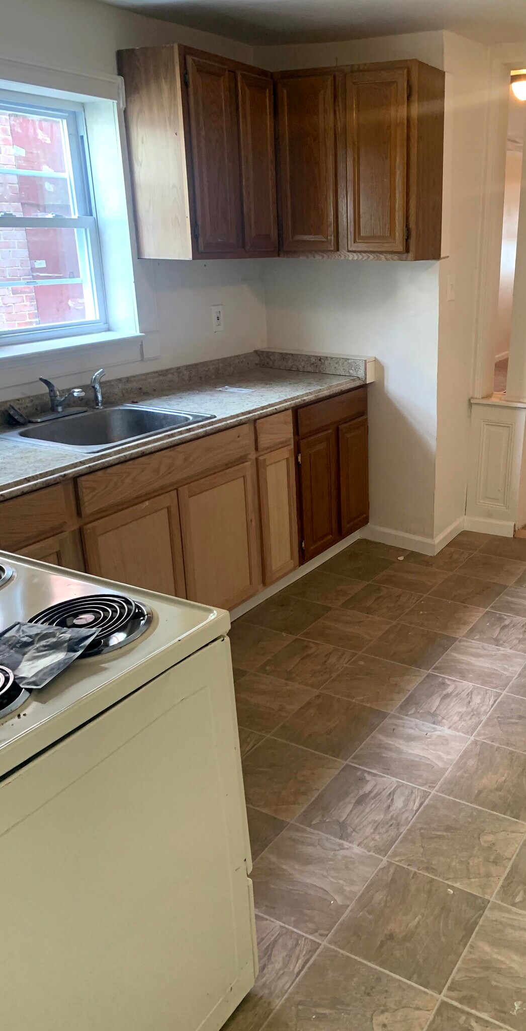 Spacious kitche - 118 E 21st St