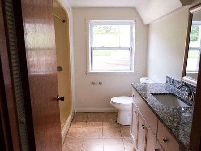 Building Photo - MOVE IN SPECIAL for: 3 Bedroom House Avail...