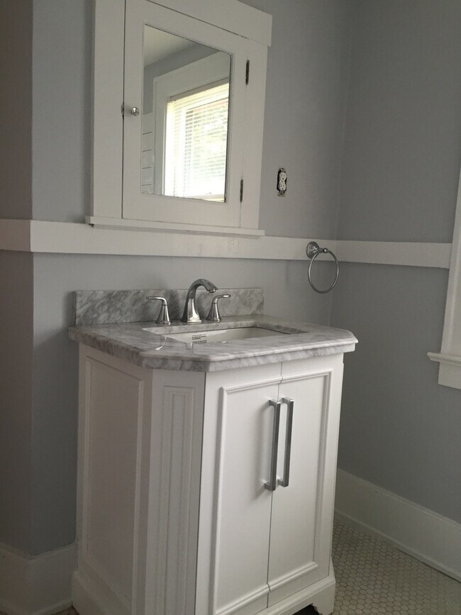 Building Photo - 318 MERCHANTS