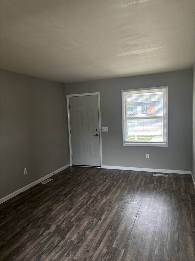 Building Photo - 100 Arlington Way