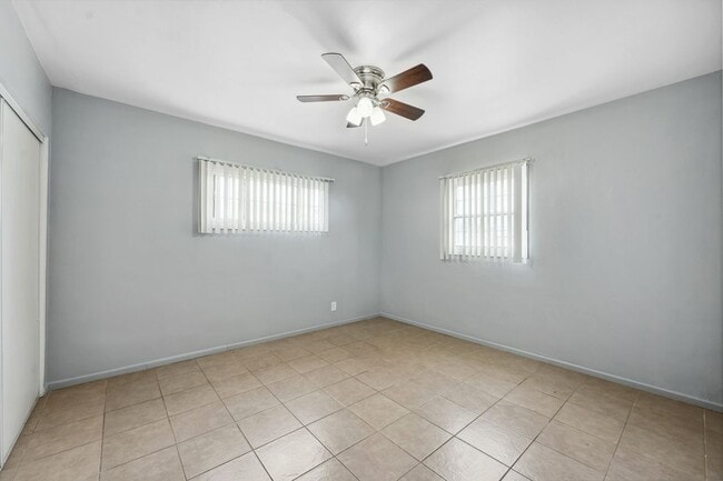 Building Photo - 820 Carlotta Ct