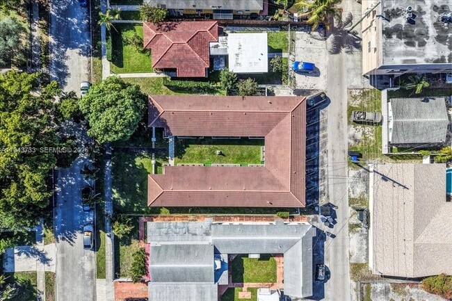 Building Photo - 1839 Funston St