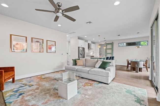 Building Photo - 2906 Webberville Rd