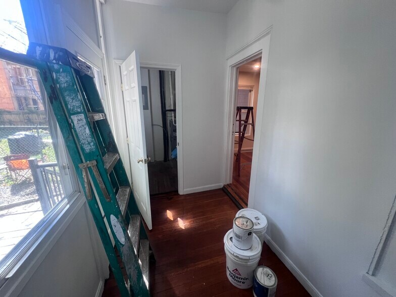 Building Photo - 58 Brookside Ave